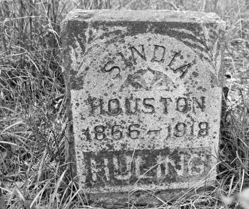 The modest headstone of Sindia Houston Huling (1866-1918) rests between Bertram and Oatmeal in the Stringtown Cemetery, an old Burnet County graveyard along CR 326A.