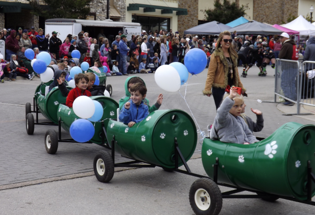 Chamber officials said more than 30,000 visitors come to Burnet for the Bluebonnet Festival each year. The pet parade drew quite a crowd in 2021. File photo