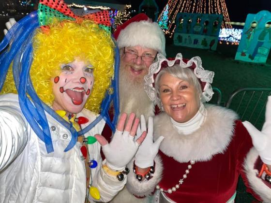 Attendees are invited tonight, Nov. 17, to meet at 5:30 p.m. at Harmony Park in downtown Marble Falls dressed as an elf costume or Christmas attire.  Then Ms Lollipop and Friends will join together participants to stroll down Main Street to the Walkway of Lights for the flipping of the switch.