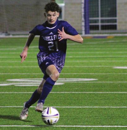 Mustangs freshman Garrett Goggans got the starting nod on the varsity team on Tuesday, Jan. 5 against Killeen Shoemaker. Head Coach Rick Hoover said he is pleased with the young midfielder’s first varsity performance. Nathan Hendrix/The Highlander