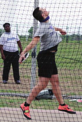 Above: Junior Logan Barnes made his case for Regionals with a discus throw of 141’1.5” at the Area meet on Wednesday in Georgetown. Photos by Nathan Hendrix/The Highlander