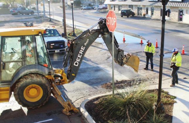 City of Marble Falls crews launched more work Feb. 22 at the intersection of Avenue H and Second Street to repair water pipe issues caused by sub-freezing temperatures over several days. Connie Swinney/ The Highlander